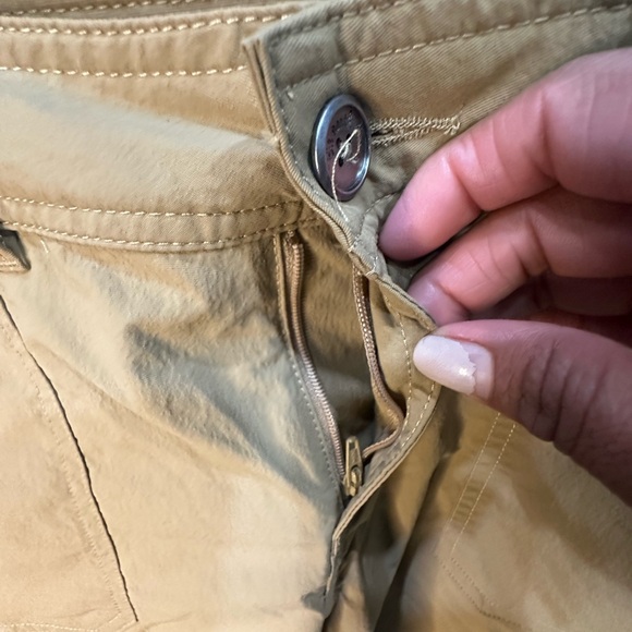 The North Face Women's Tan Cargo Shorts - Picture 4 of 14